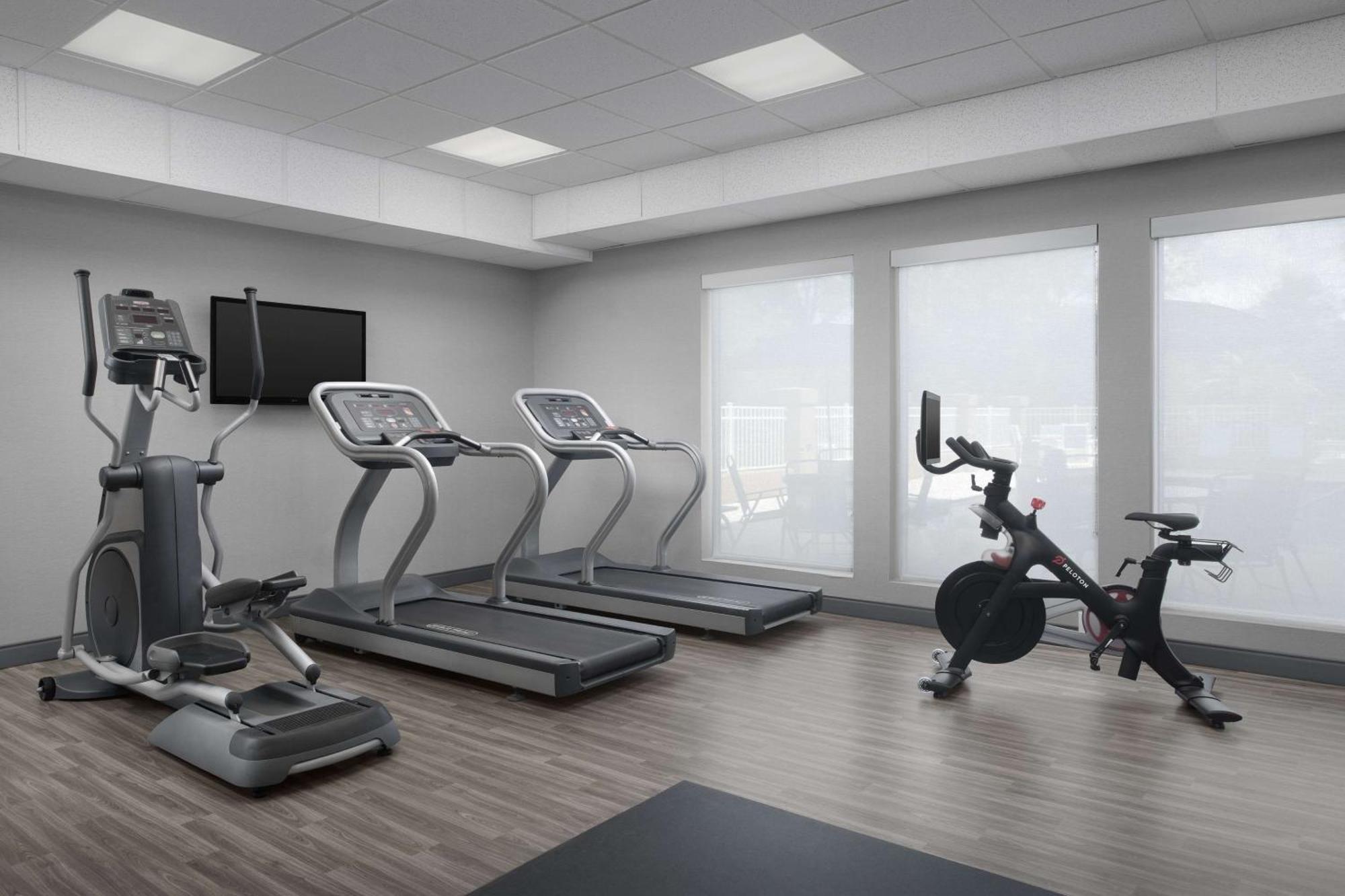 Hampton Inn Стейтсборо Екстер'єр фото